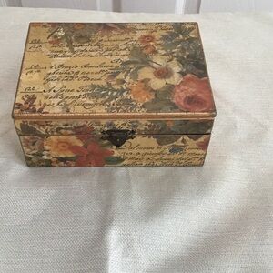 Vintage Floral Keepsake Box